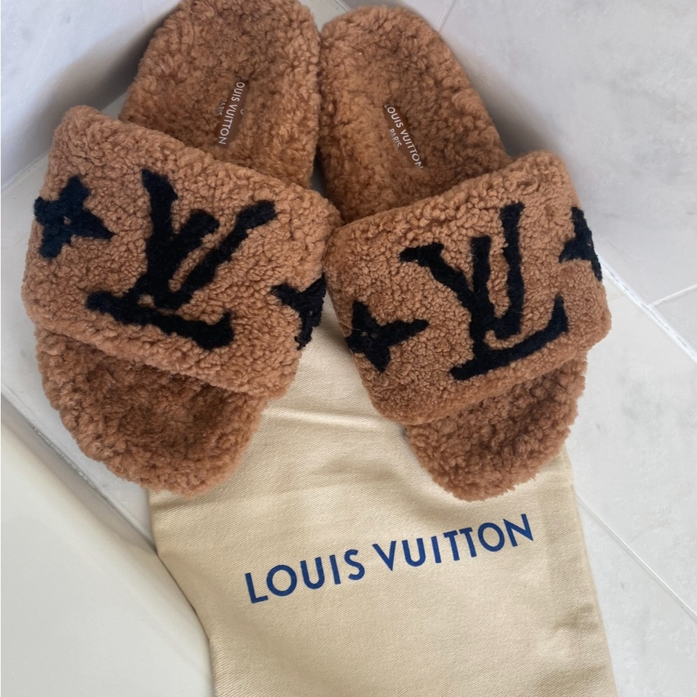 Louis Vuitton Tan and Black Teddy Shearling Slide Sandals